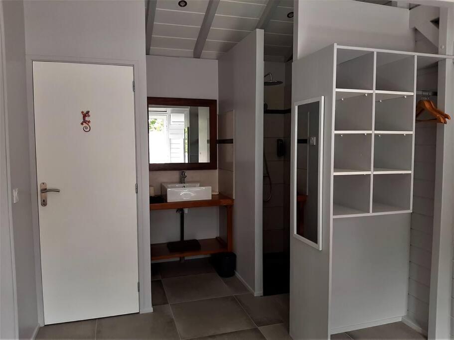 דסהייס Caraibes Cottage Grenat Piscine Privee 900M De Grande Anse מראה חיצוני תמונה